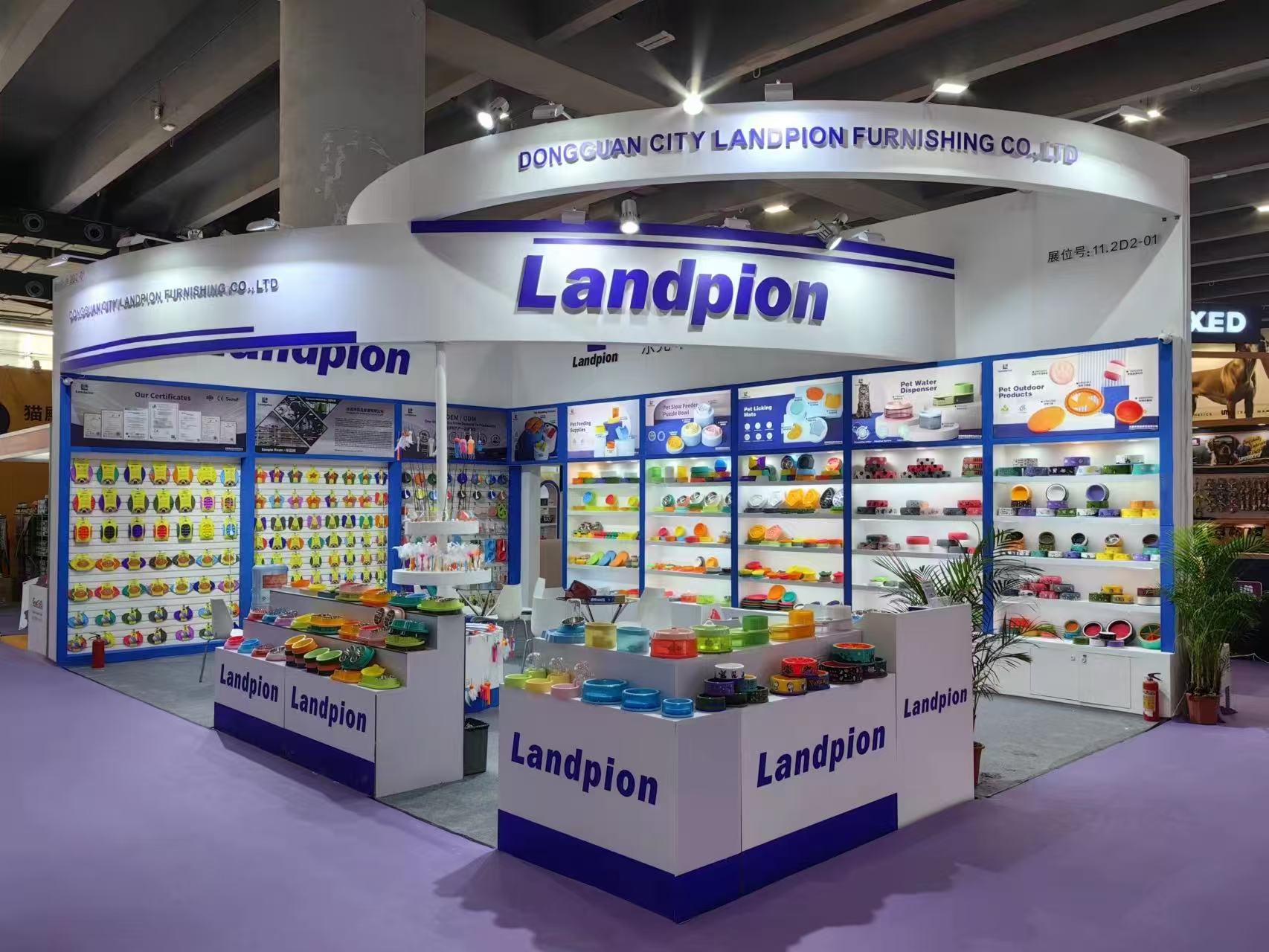 Landpion begins.